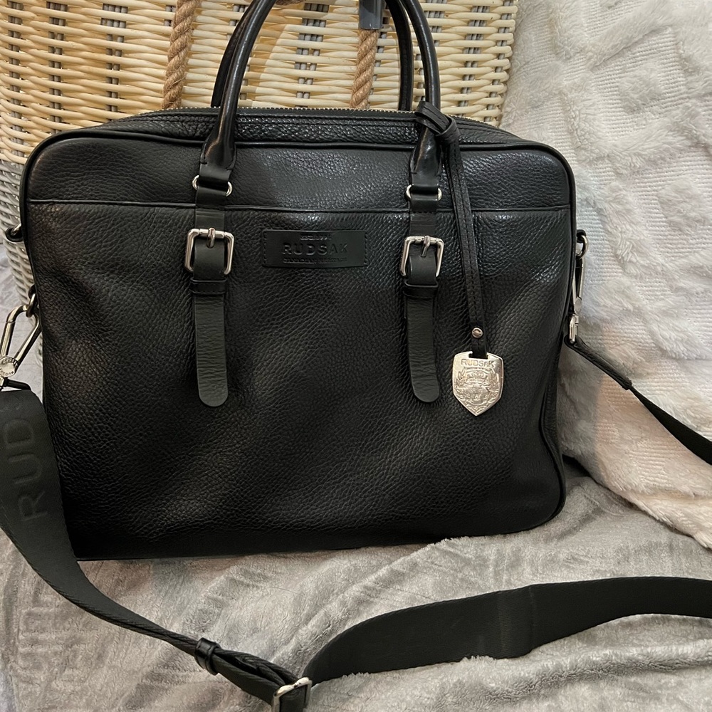 Rudsak messenger /laptop bag in refined pebble leather silver hardware